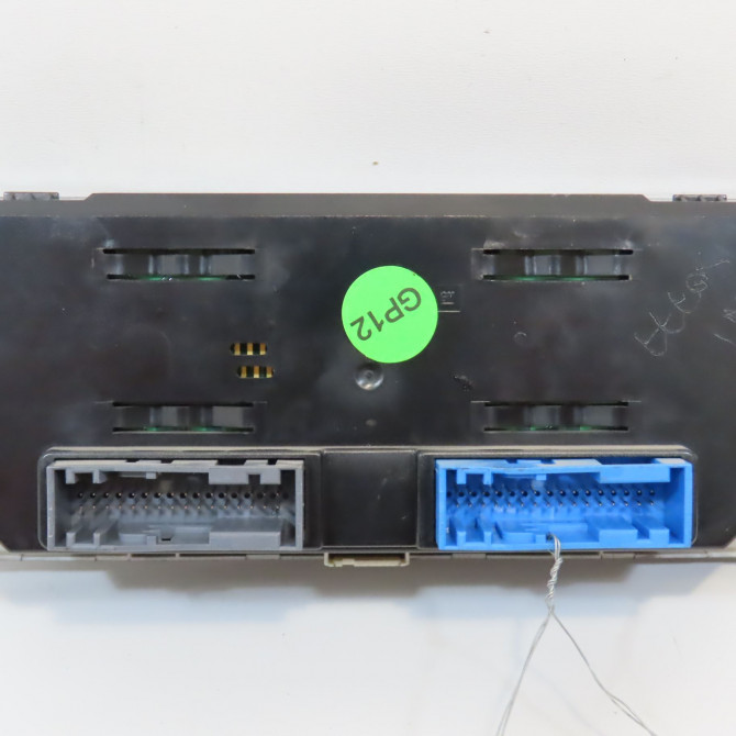 Commande de chauffage occasion OPEL ASTRA III Phase 2 01-2007->04-2011 1.9CDTI 120ch 13261826 2