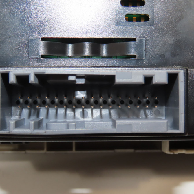 Commande de chauffage occasion OPEL ASTRA III Phase 2 01-2007->04-2011 1.9CDTI 120ch 13261826 3