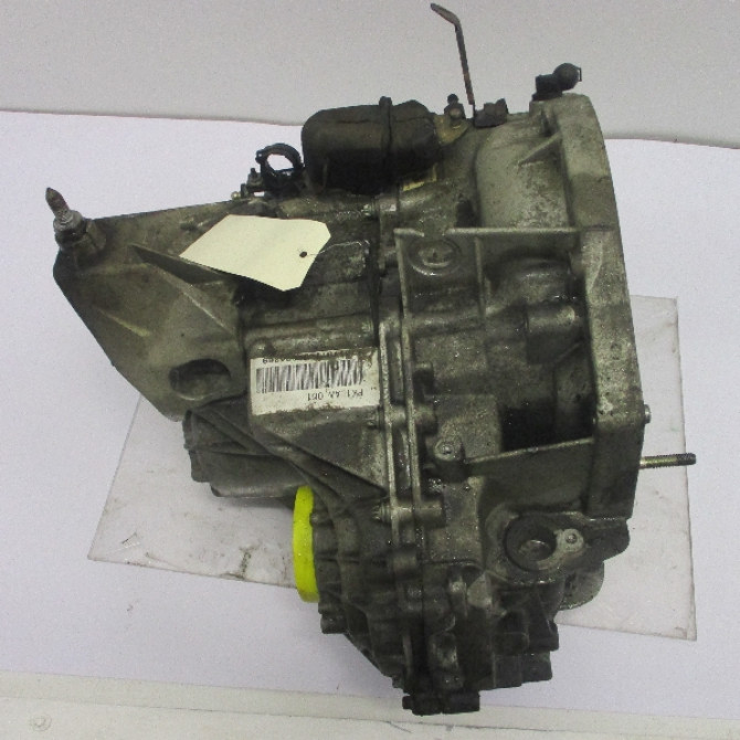 Boîte à vitesse mecanique occasion RENAULT LAGUNA I Phase 2 04-1998->11-2000 1.9 DCI 7701701740 4