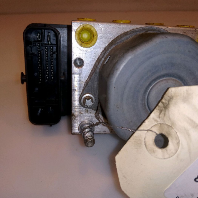 Unité hydraulique ABS occasion TOYOTA AYGO I Phase 1 04-1995->04-1999 1.0 VVTI 68ch 440500H030 4