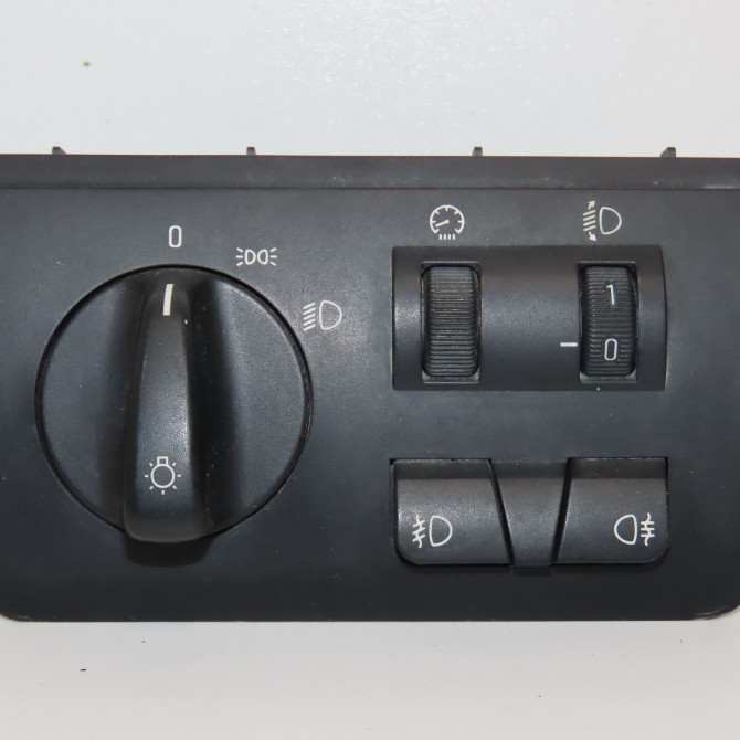 Interrupteur commande de phares occasion B.M.W. X5 I Phase 1 04-2000->12-2006 3.0d 218ch 61318363668 1