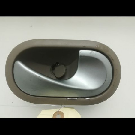 Poignee int porte avd occasion RENAULT CLIO III Phase 1 09-2005->03-2009 1.5 DCI 85ch 8200730865