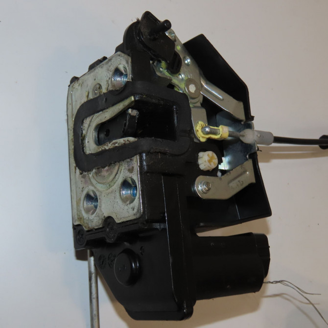 Serrure porte ard occasion HYUNDAI I 10 I Phase 1 04-1995->04-1999 1.2i 90ch 2