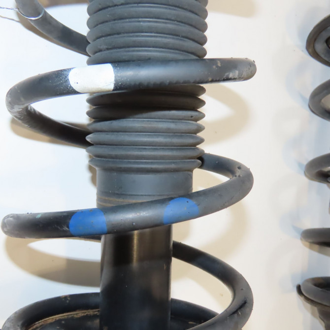 Amortisseur avant droit occasion HYUNDAI I 10 I Phase 1 04-1995->04-1999 1.2i 90ch 546600X100 3