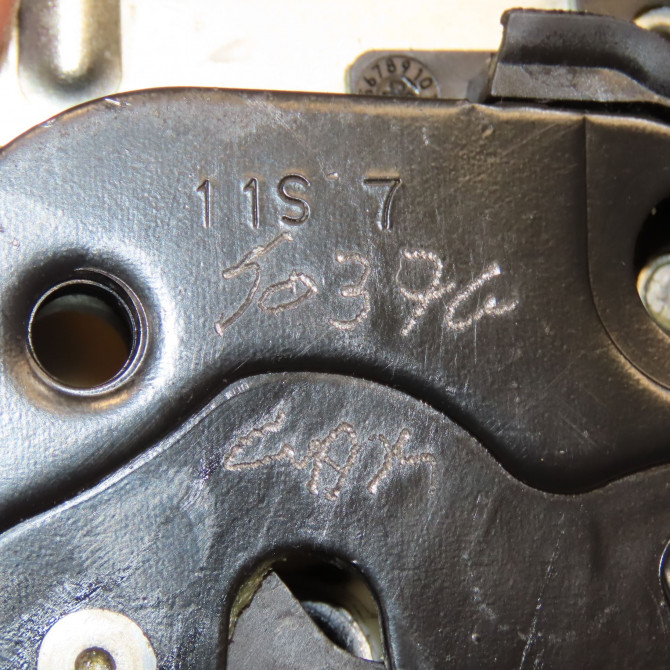 Serrure porte avg occasion AUDI A4 II Phase 2 AVANT 09-2004->04-2008 5