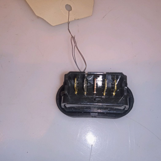 Commande lève-glace porte avant gauche occasion DACIA DUSTER Phase 1 03-2010->12-2013 8200602227 2