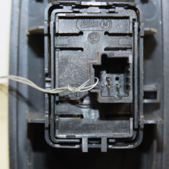 Commande lève-glace porte avant droite occasion RENAULT LAGUNA III Phase 2 11-2010->03-2013 1.5 DCI 8v 110ch 809600750R 3