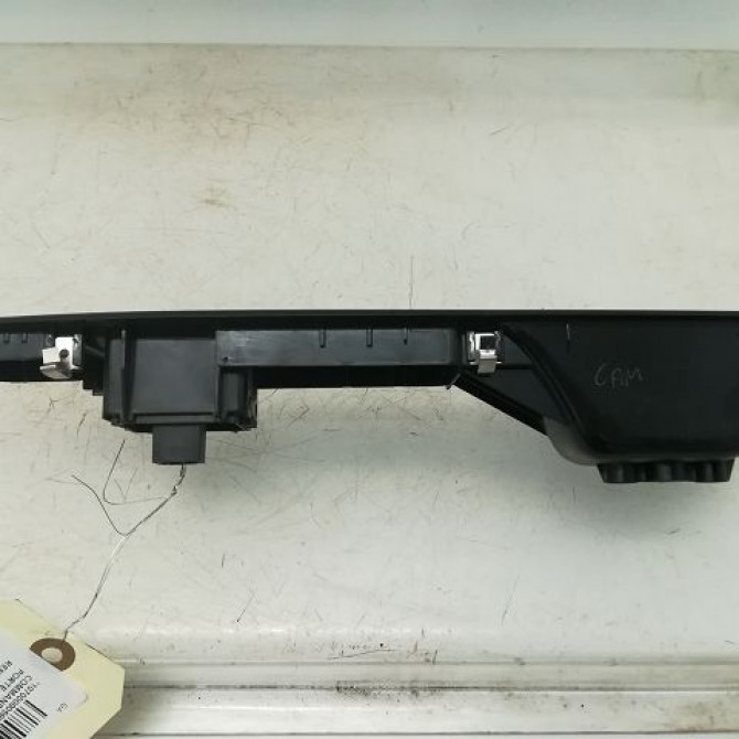 Commande lève-glace porte avant droite occasion RENAULT MEGANE III Phase 1 11-2008->01-2012 2