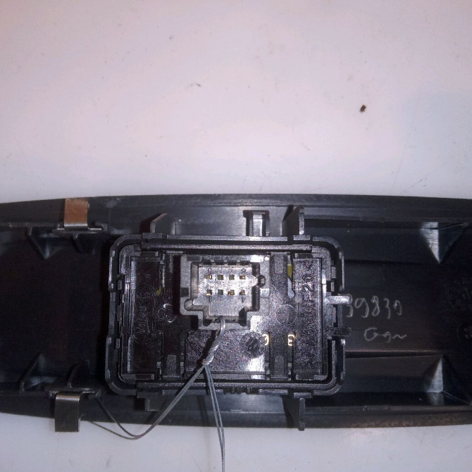 Commande lève-glace porte avant droite occasion RENAULT MEGANE III Phase 1 11-2008->01-2012 3