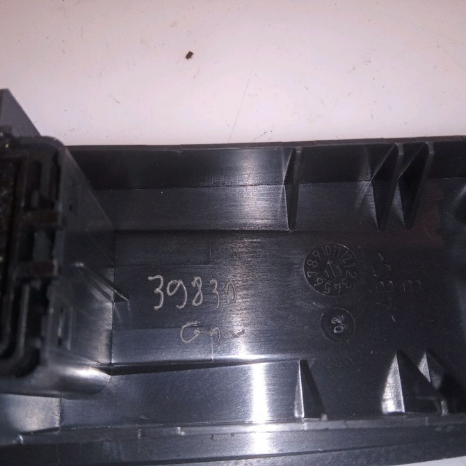 Commande lève-glace porte avant droite occasion RENAULT MEGANE III Phase 1 11-2008->01-2012 4