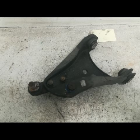 Triangle inf avg occasion RENAULT TWINGO II Phase 1 06-2007->11-2011 1.5 DCI 65ch 8200942392