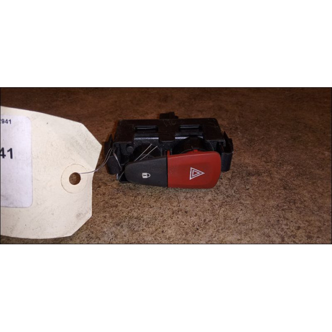 Bouton de warning occasion RENAULT MEGANE III Phase 1 11-2008->01-2012 1.9 DCI 130ch 252100502R 1