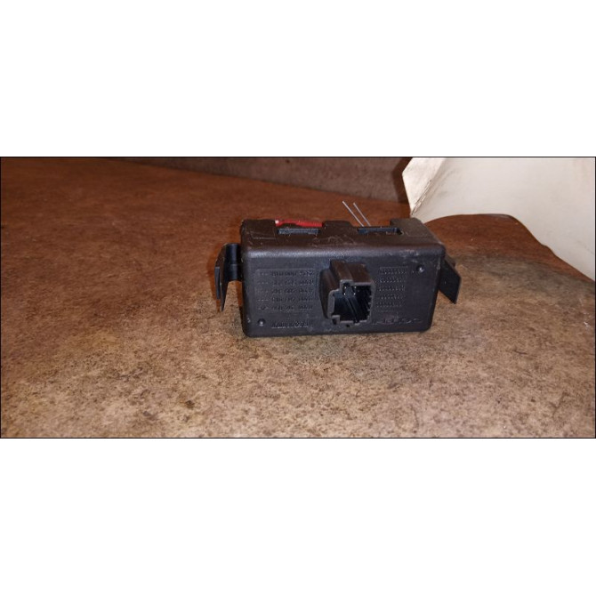 Bouton de warning occasion RENAULT MEGANE III Phase 1 11-2008->01-2012 1.9 DCI 130ch 252100502R 2