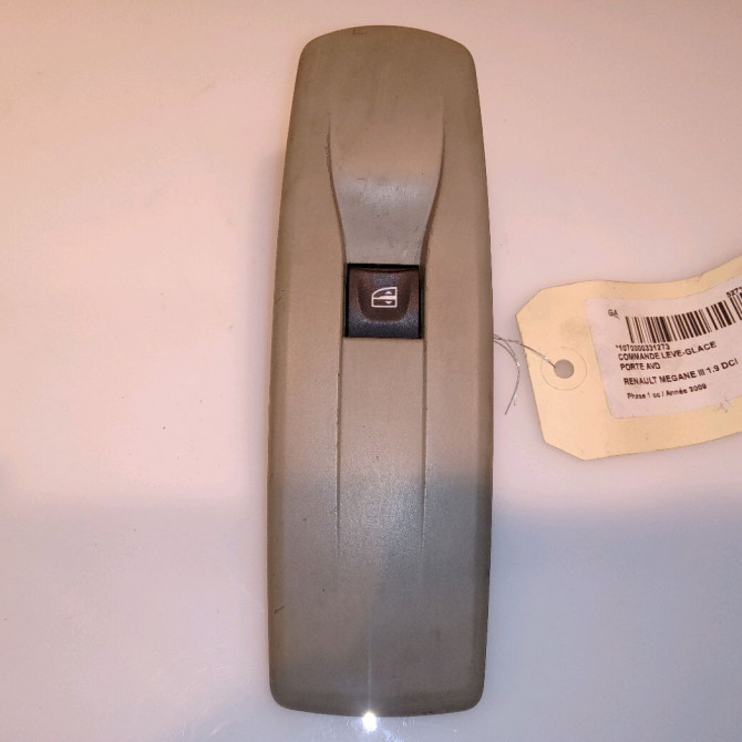Commande lève-glace porte avant droite occasion RENAULT MEGANE III Phase 1 11-2008->01-2012 1.9 DCI 130ch 1
