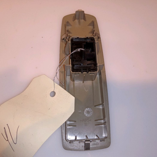 Commande lève-glace porte avant droite occasion RENAULT MEGANE III Phase 1 11-2008->01-2012 1.9 DCI 130ch 2