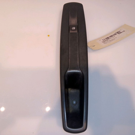 Commande lève-glace porte avant droite occasion RENAULT MEGANE III Phase 1 11-2008->01-2012 1.6i 16v 110ch