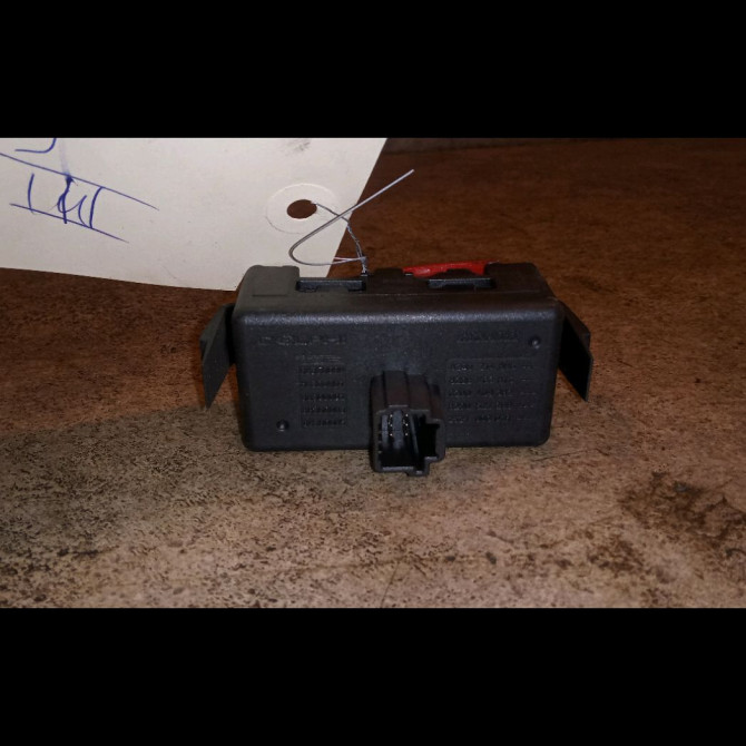 Bouton de warning occasion RENAULT MEGANE III Phase 2 01-2012->06-2014 1.5 DCI 110ch 252100502R 2