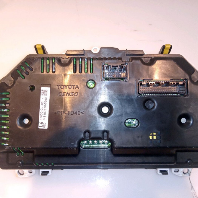 Compteur occasion TOYOTA YARIS III Phase 2 06-2014->... 1.5 100ch 838000UL60 2