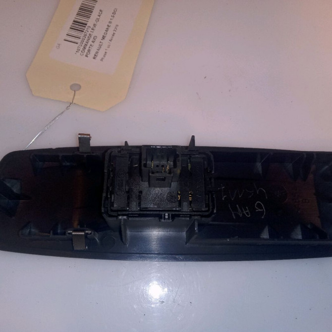 Commande lève-glace porte avant droite occasion RENAULT MEGANE III Phase 1 11-2008->01-2012 1.5 DCI 110ch 2