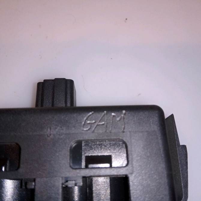 Bouton de warning occasion RENAULT SCENIC III Phase 1 04-2009->11-2011 1.9 DCI 130ch 252100502R 3