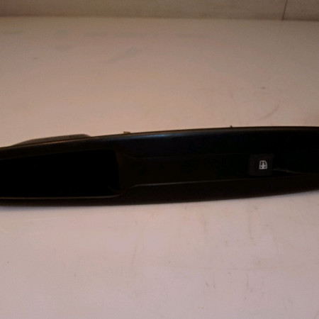 Commande lève-glace porte avant droite occasion RENAULT MEGANE III Phase 1 11-2008->01-2012 1.5 DCI 110ch