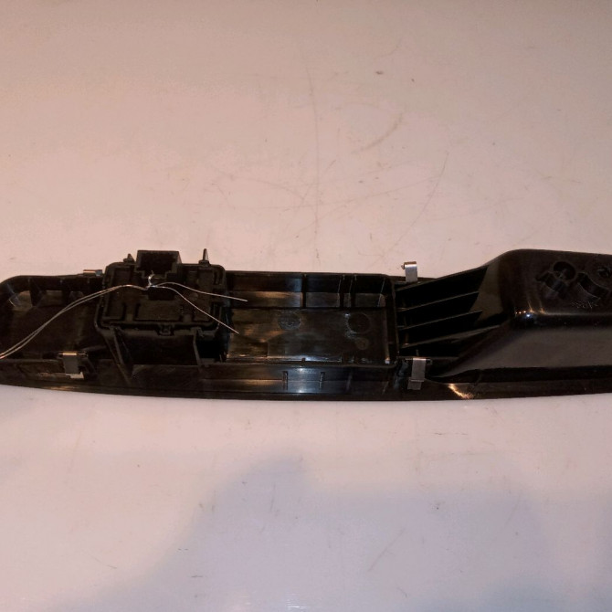 Commande lève-glace porte avant droite occasion RENAULT MEGANE III Phase 1 11-2008->01-2012 1.5 DCI 110ch 2