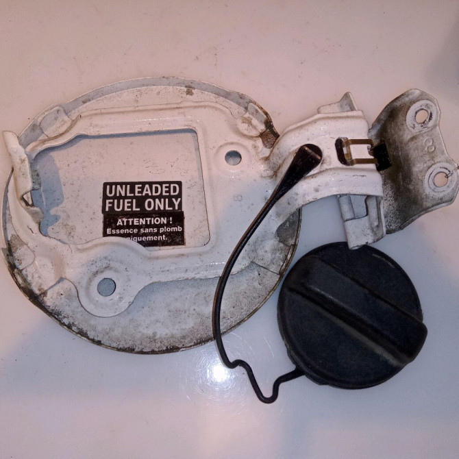 Volet de trappe carburant occasion TOYOTA YARIS III YARIS III Phase 1 2011-03-01->2015-04-30 1.5 100ch 773500D080 2