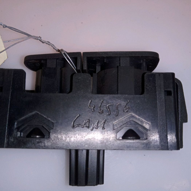 Bouton de warning occasion RENAULT MEGANE III Phase 2 01-2012->06-2014 1.5 DCI 110ch 252100502R 3