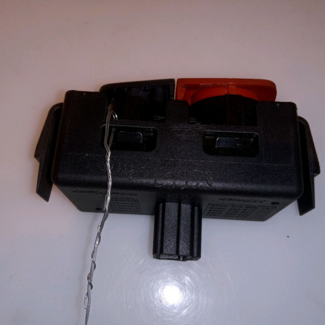 Bouton de warning occasion RENAULT SCENIC III Phase 1 04-2009->11-2011 1.9 DCI 130ch 252100502R 2