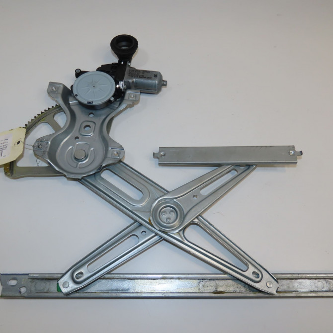 Mecanisme + moteur lève-glace avant droit occasion TOYOTA YARIS III Phase 2 06-2014->... 1.5 100ch 698100D300 2