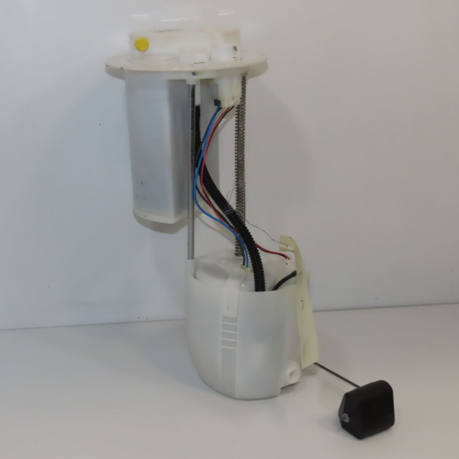 Jauge a carburant occasion TOYOTA YARIS III Phase 2 06-2014->... 1.5 100ch 8332052280 2