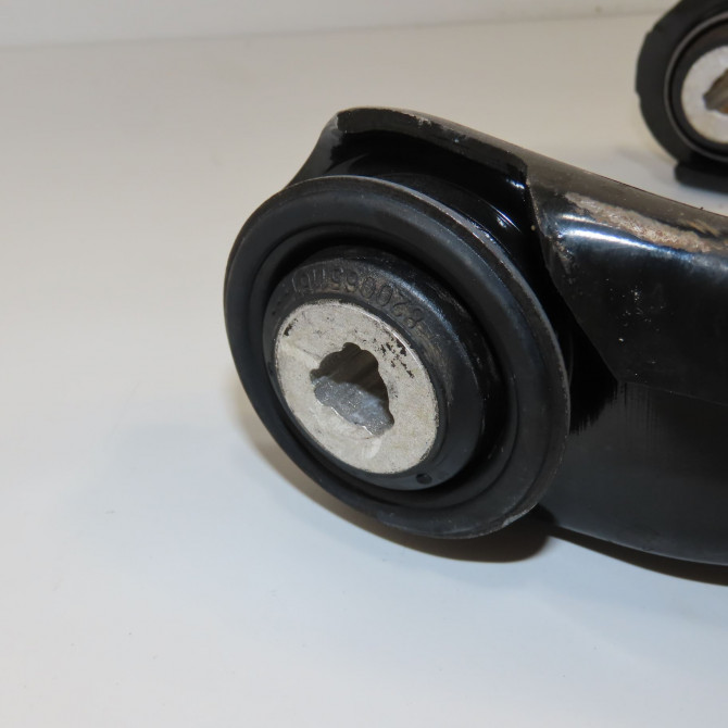 Triangle inf avg occasion RENAULT TWINGO II Phase 1 06-2007->11-2011 1.2i 16v 75ch 8200942392 2