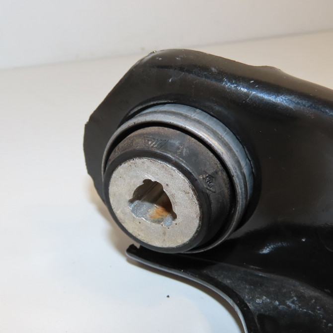 Triangle inf avg occasion RENAULT TWINGO II Phase 1 06-2007->11-2011 1.2i 16v 75ch 8200942392 3