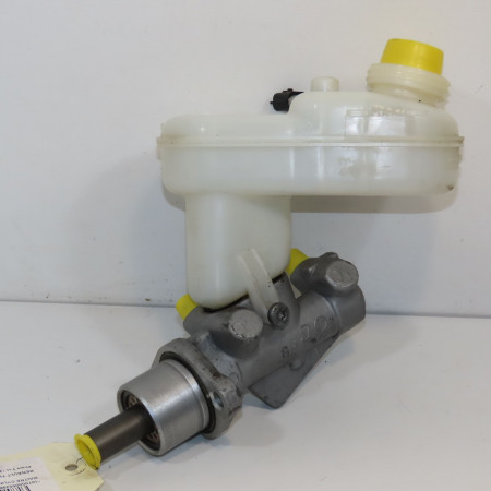 Maitre cylindre occasion RENAULT TWINGO II Phase 1 06-2007->11-2011 1.2i 16v 75ch 7701209642