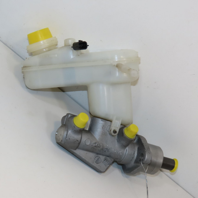 Maitre cylindre occasion RENAULT TWINGO II Phase 1 06-2007->11-2011 1.2i 16v 75ch 7701209642 2