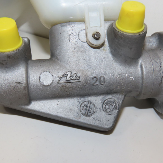 Maitre cylindre occasion RENAULT TWINGO II Phase 1 06-2007->11-2011 1.2i 16v 75ch 7701209642 4