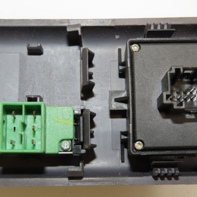 Commande lève-glace porte avant gauche occasion MERCEDES CLASSE A I Phase 1 01-1998->03-2001 A 170 CDI 3