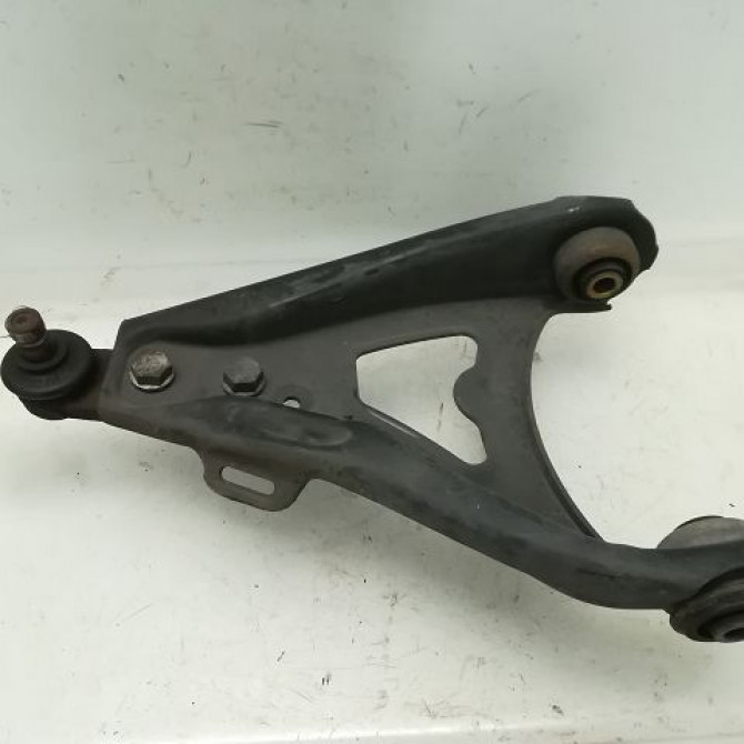 Triangle inf avg occasion RENAULT MEGANE I Phase 2 03-1999->06-2003 1.4i 16v 8200737132 1