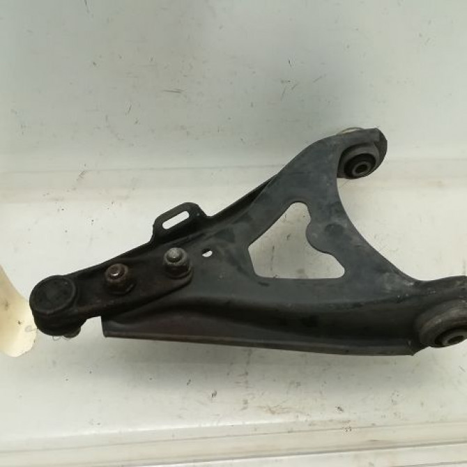 Triangle inf avg occasion RENAULT MEGANE I Phase 2 03-1999->06-2003 1.4i 16v 8200737132 2