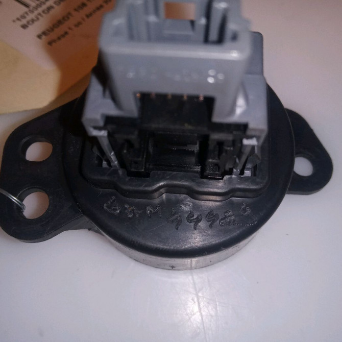 Bouton de warning occasion PEUGEOT 108 Phase 1 06-2014->... 1.0 VVTI 68ch B000778280 3