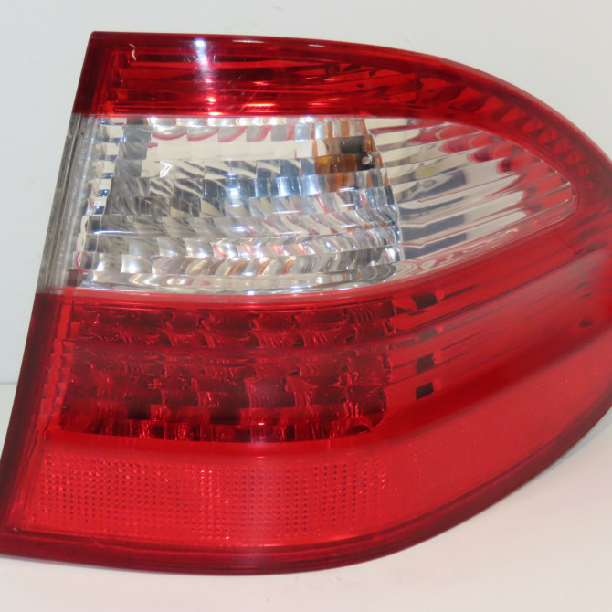Feu arrière droit occasion MERCEDES CLASSE E III Phase 1 03-2002->06-2006 E270 CDI 177ch 2118201664 1