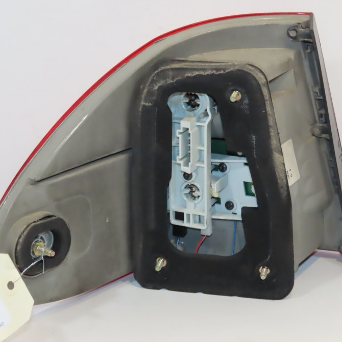 Feu arrière droit occasion MERCEDES CLASSE E III Phase 1 03-2002->06-2006 E270 CDI 177ch 2118201664 2