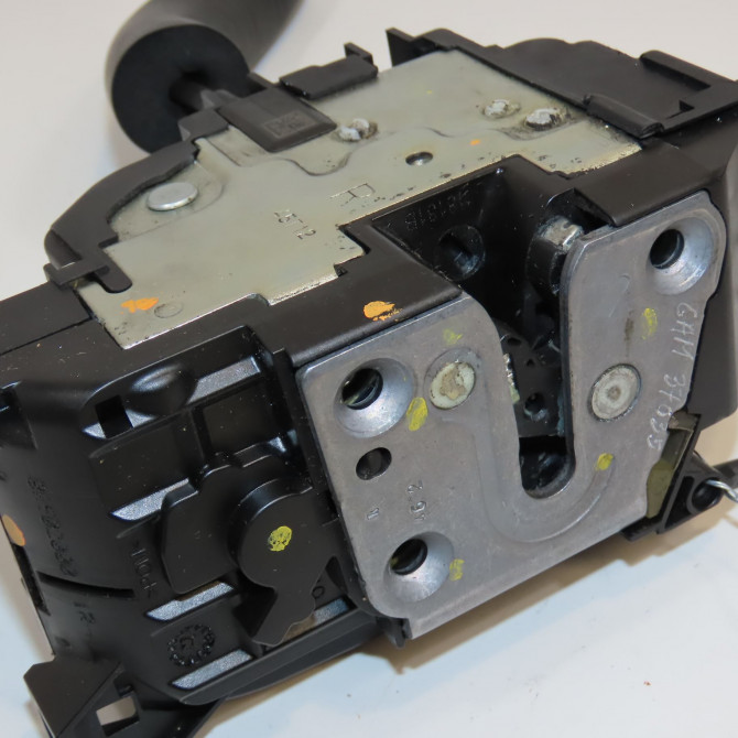 Serrure porte ard occasion RENAULT MEGANE III Phase 2 01-2012->06-2014 1.5 DCI 90ch 825020002R 2