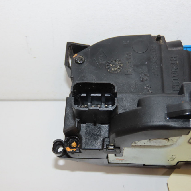 Serrure porte ard occasion RENAULT MEGANE III Phase 2 01-2012->06-2014 1.5 DCI 90ch 825020002R 6