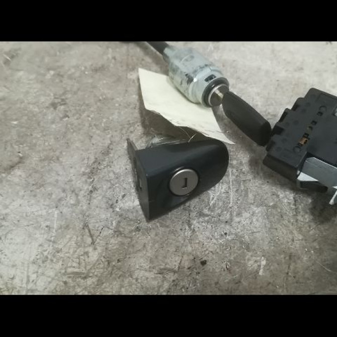 Kit serrures + antivol occasion FORD FOCUS CMAX I Phase 1 09-2003->03-2007 2.0 TDCI 16v 135ch 1466228 3