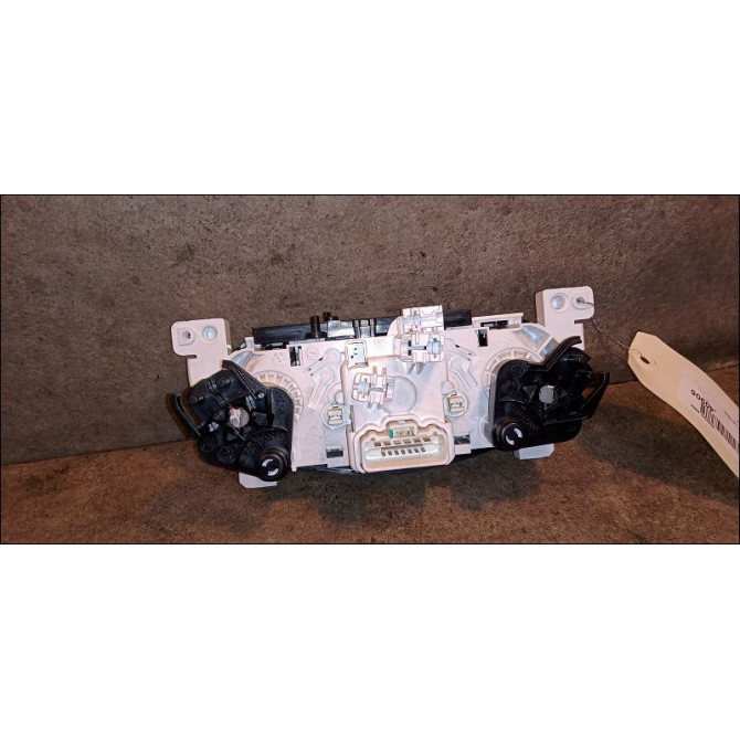 Commande de chauffage occasion DACIA SANDERO II Phase 1 10-2012->... 1.0i 75ch 275108150R 2