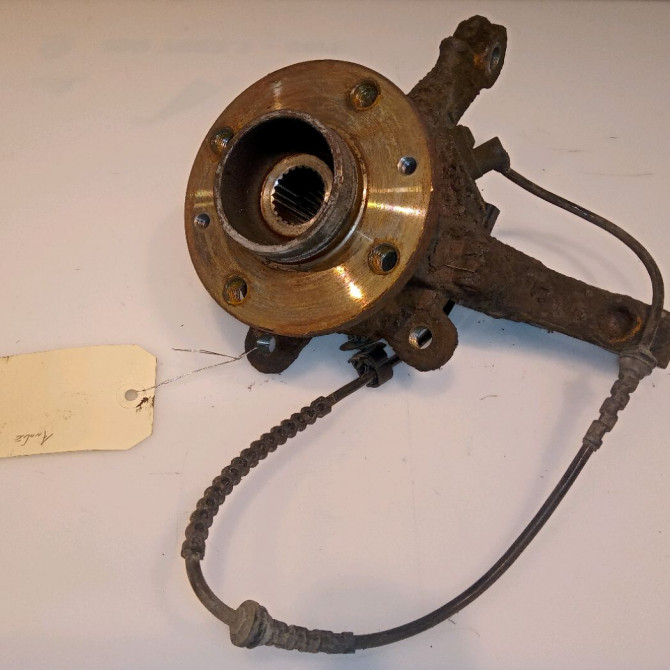 Moyeu avd occasion RENAULT TWINGO II Phase 1 06-2007->11-2011 1.2i 16v 75ch 402027463R 1