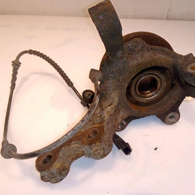 Moyeu avd occasion RENAULT TWINGO II Phase 1 06-2007->11-2011 1.2i 16v 75ch 402027463R 2