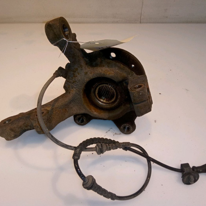 Moyeu avd occasion RENAULT TWINGO II Phase 1 06-2007->11-2011 1.5 DCI 65ch 402027463R 2