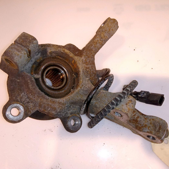 Moyeu avg occasion RENAULT TWINGO II Phase 1 06-2007->11-2011 1.2i 16v 75ch 402027463R 2